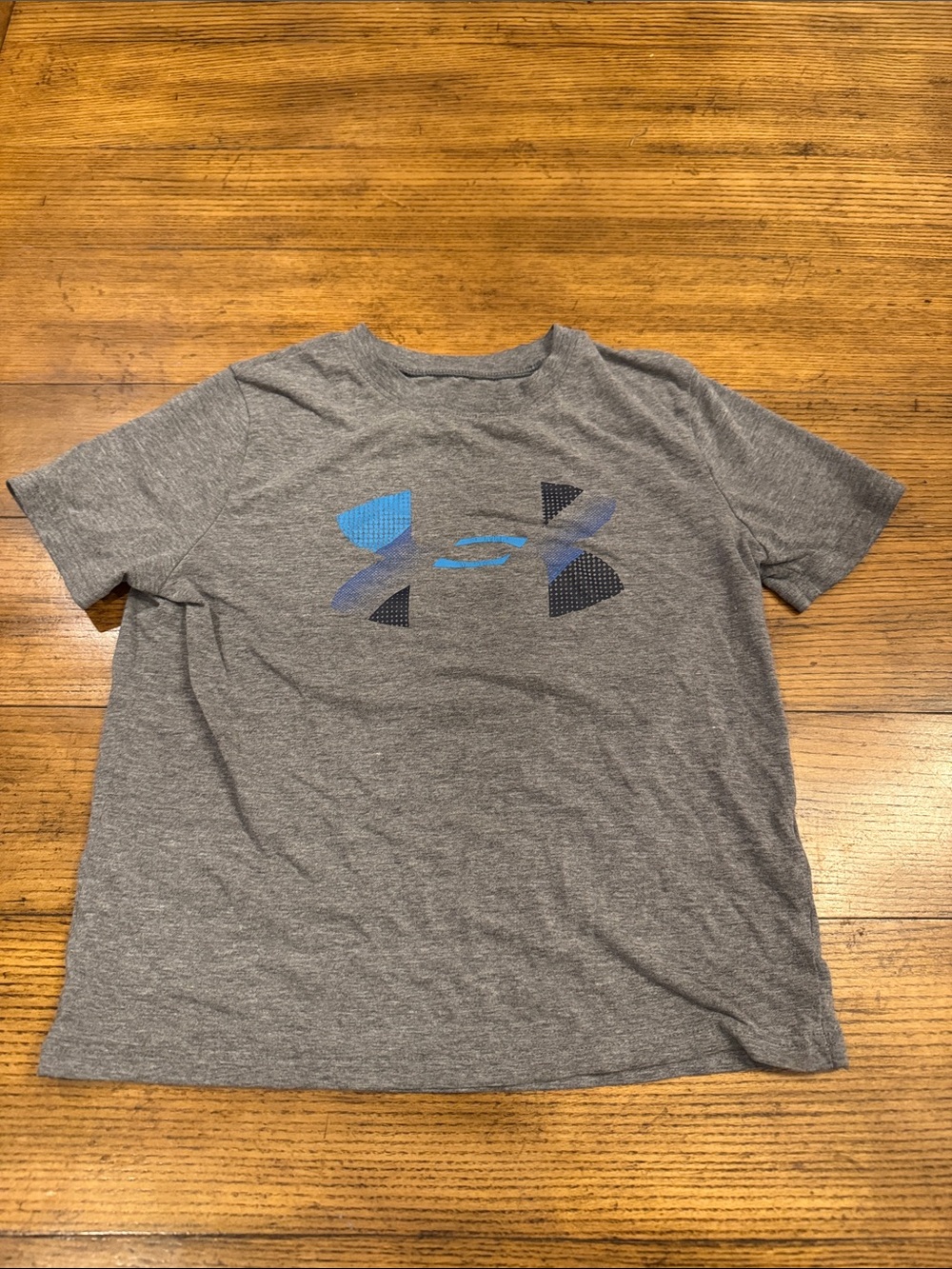 ☀️3 for $10☀️ Under Armour T-Shirt